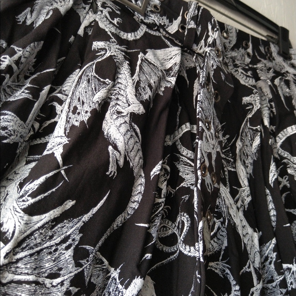 Widow Dragon Skirt - Picture 3 of 8